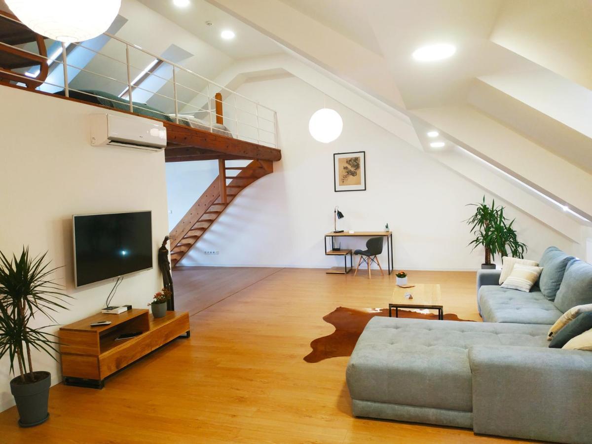 Apartament"Nad Niwka 6" Z Zamykanym Bezplatnym Parkingiem Bielsko-Biala Bagian luar foto